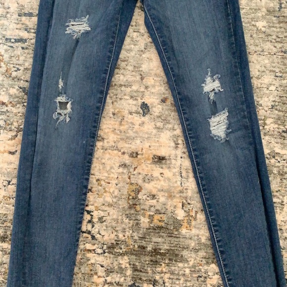Levi woman’s jeans - Picture 3 of 5